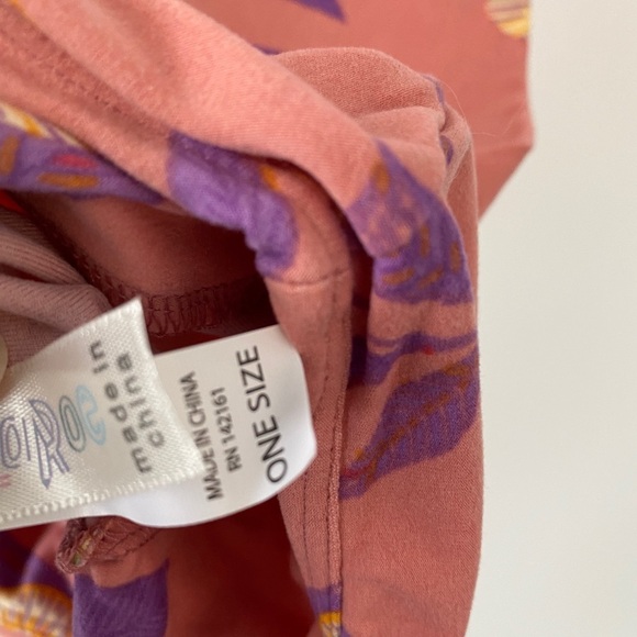 Light Pink Background Cream Flower Buttery Soft Lularoe Leggings One Size NWOT - Picture 5 of 8